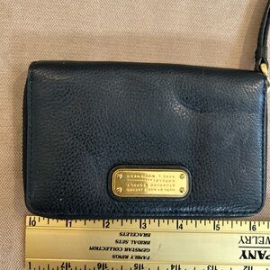 Marc Jacob’s zip wristlet wallet and credit card holder Black leather